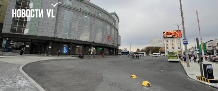На Семёновской площади после ДТП поднят шлагбаум для автобусов