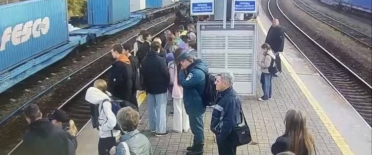 На станции Угольная подросток упал на железнодорожные пути